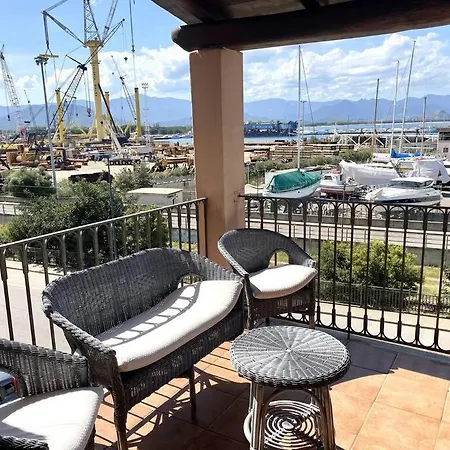 Con Terrazza Vista Mare. 아르바탁스