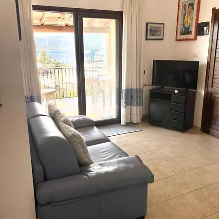 Con Terrazza Vista Mare. 아르바탁스